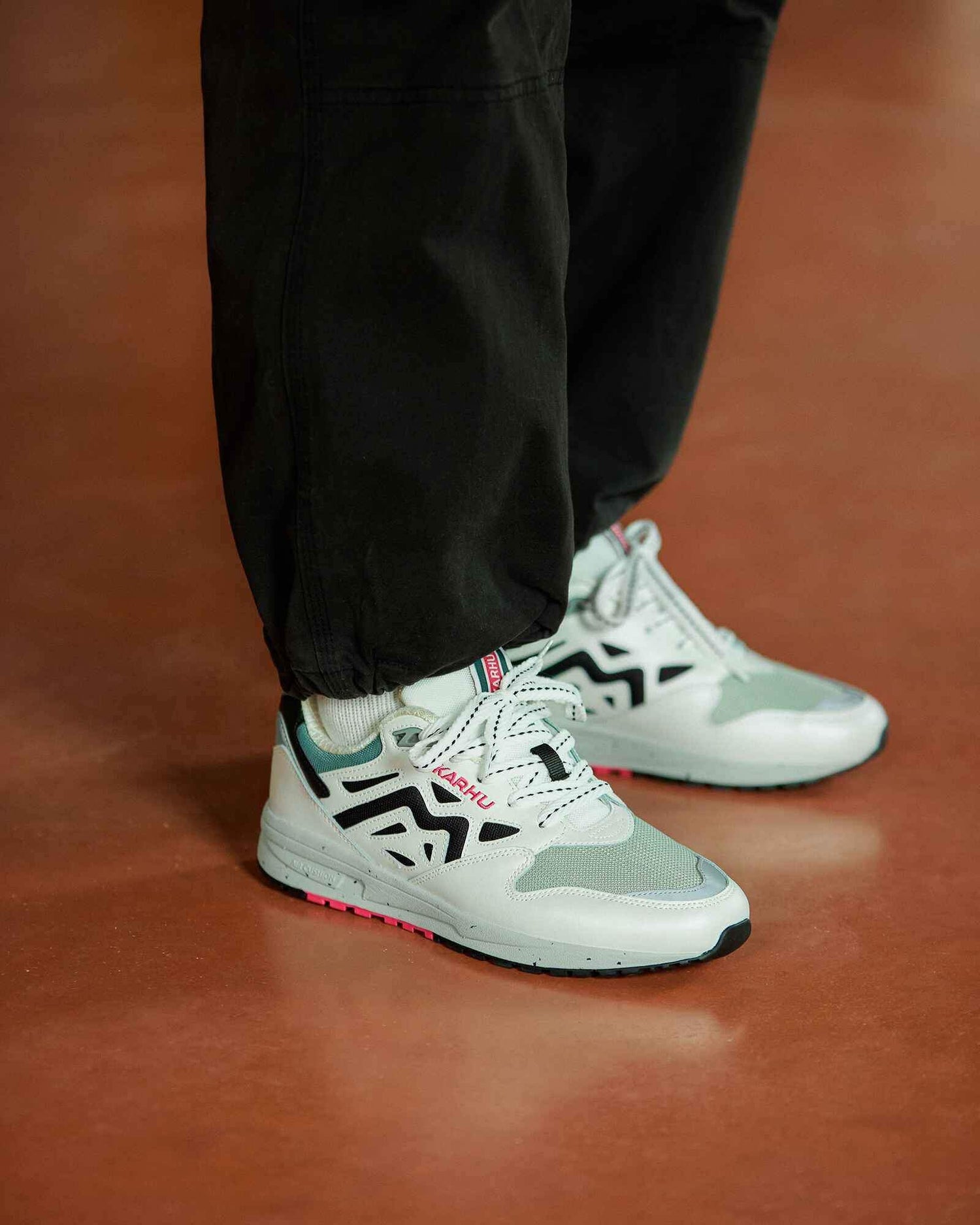 LEGACY 96 - BRIGHT WHITE / JET BLACK - Karhu Nederland