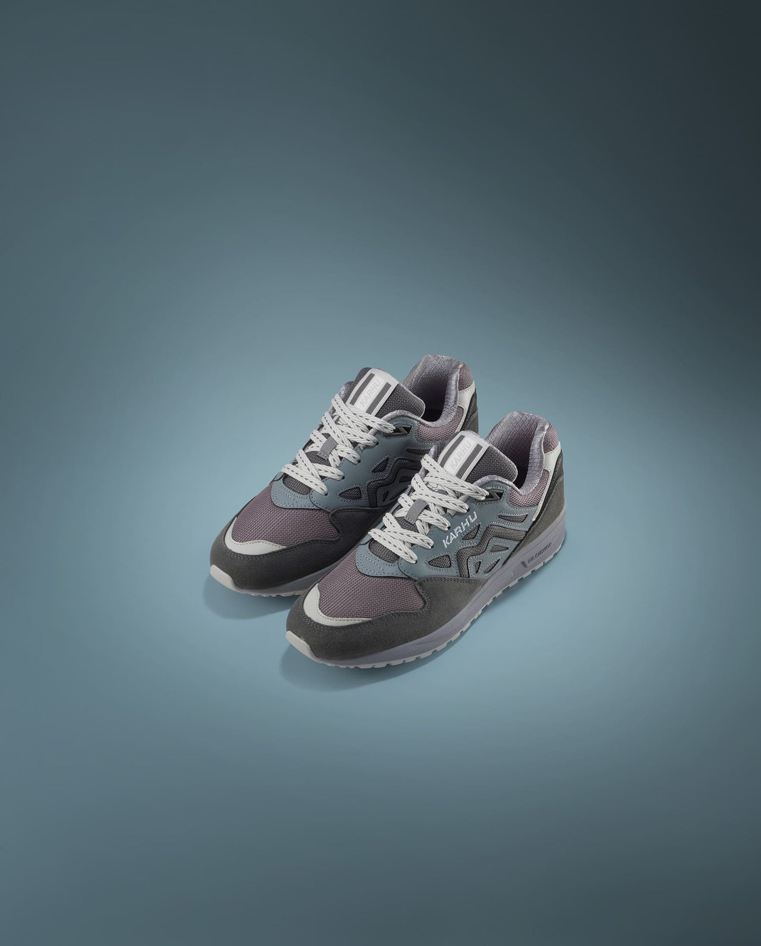 Karhu-Legacy-96-Smoked-Pearl-Weathervane-F806075-featured_03