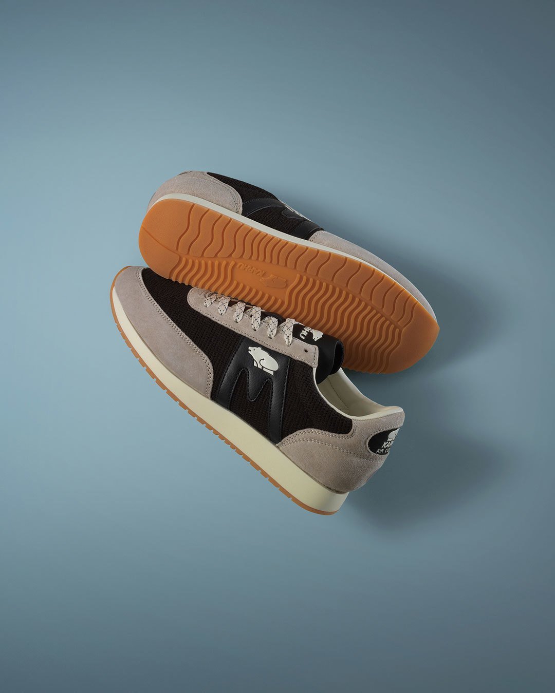 ALBATROSS 82 - SILVER LINING / JET BLACK - Karhu Nederland