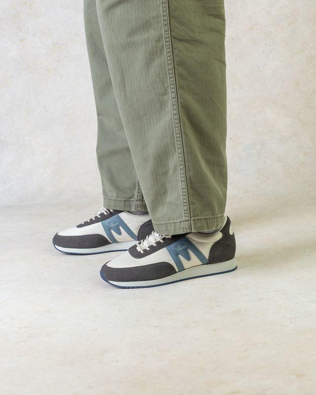 ALBATROSS 82 - SMOKED PEARL / ASHLEY BLUE - Karhu Nederland