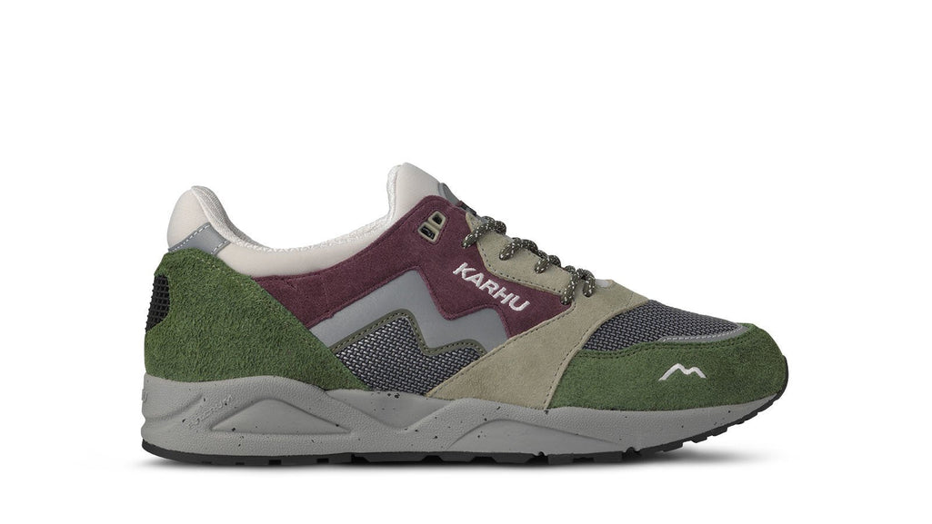 ARIA 95 - BRONZE GREEN / FIG - Karhu Nederland
