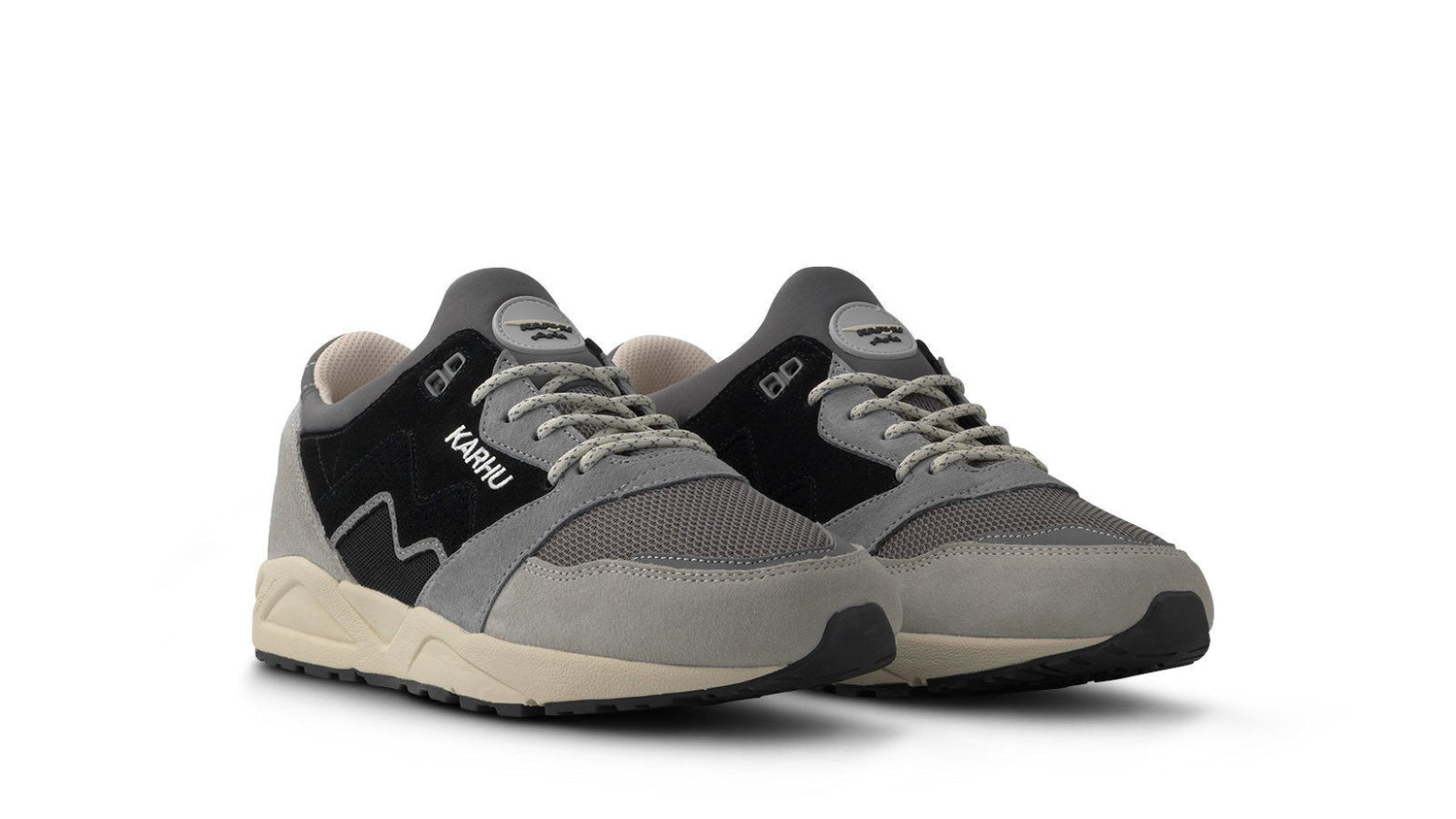 ARIA 95 - DAWN BLUE / JET BLACK - Karhu Nederland