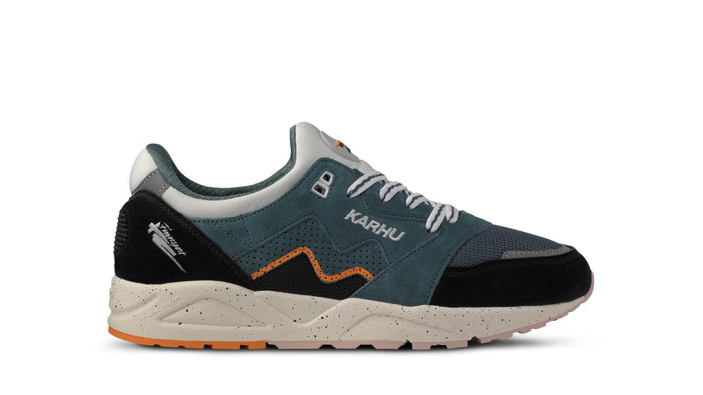 ARIA 95 - JET BLACK/STORMY WEATHER - Karhu Nederland