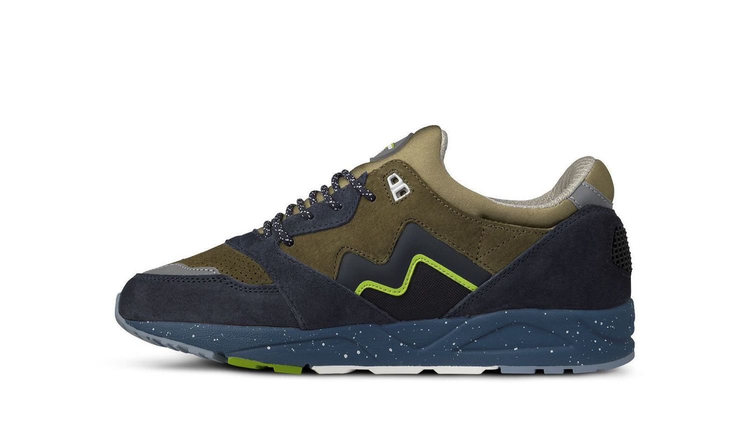 ARIA 95 “NORTHERN LIGHTS” PACK - INDIA INK / DARK OLIVE - Karhu Nederland