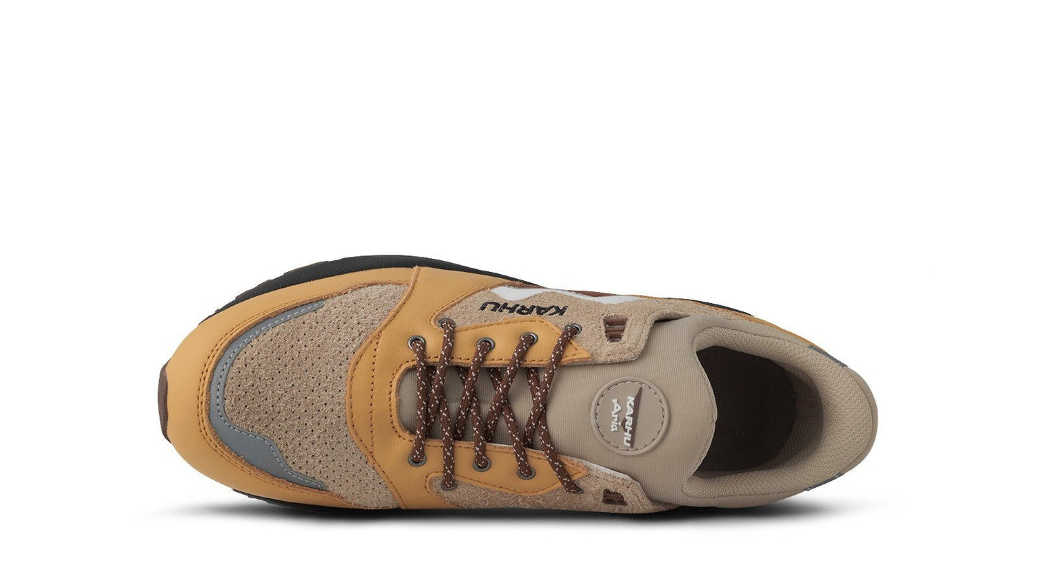 ARIA 95 - OAK BUFF / WHITE - Karhu Nederland
