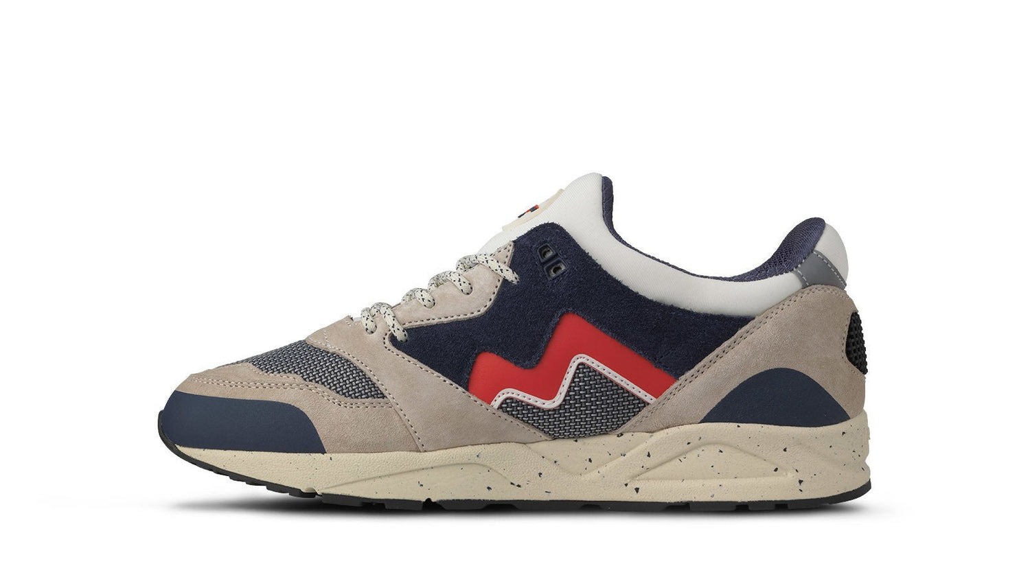 ARIA 95 - SILVER LINING / FIERY RED - Karhu Nederland