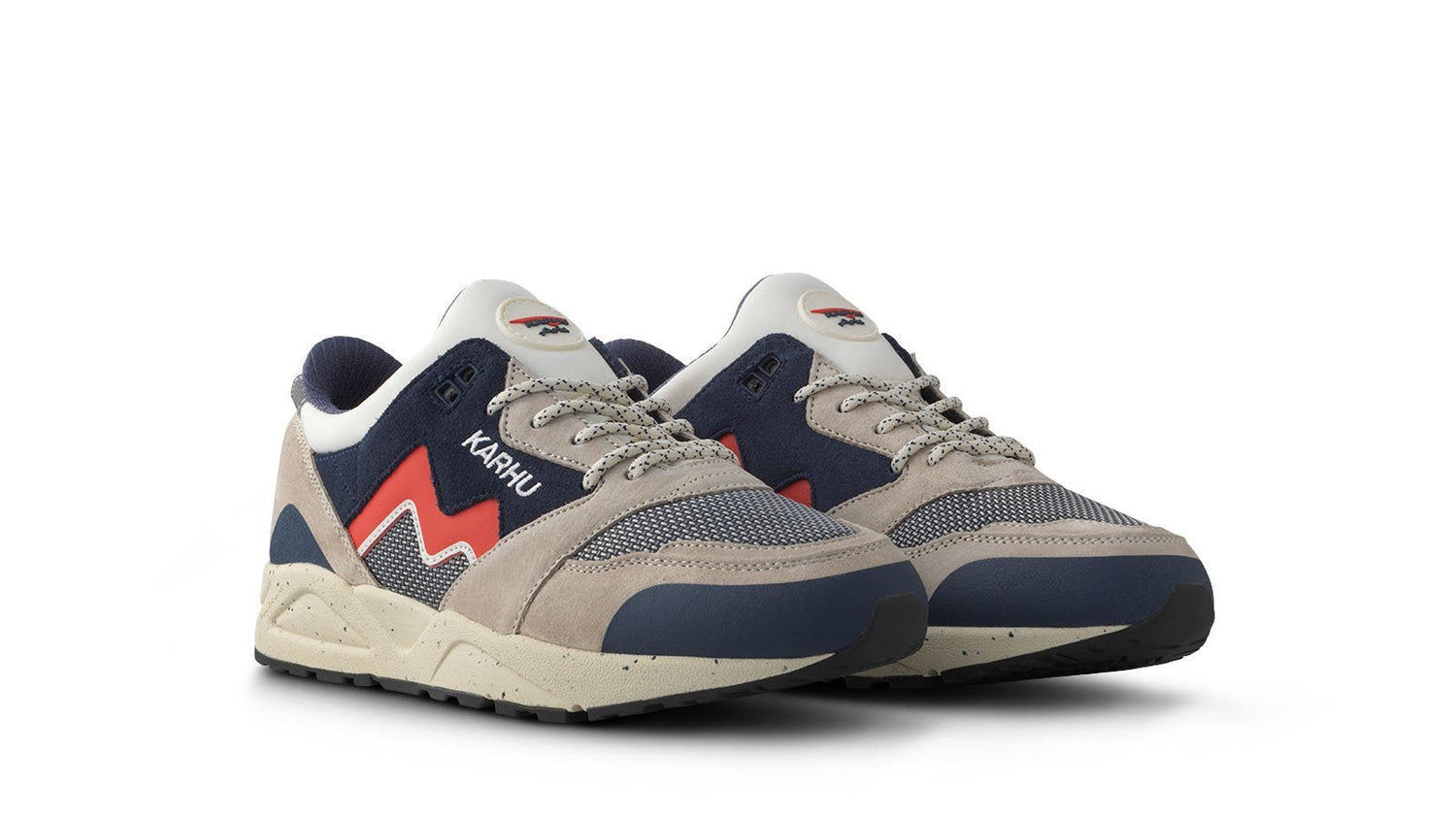 ARIA 95 - SILVER LINING / FIERY RED - Karhu Nederland