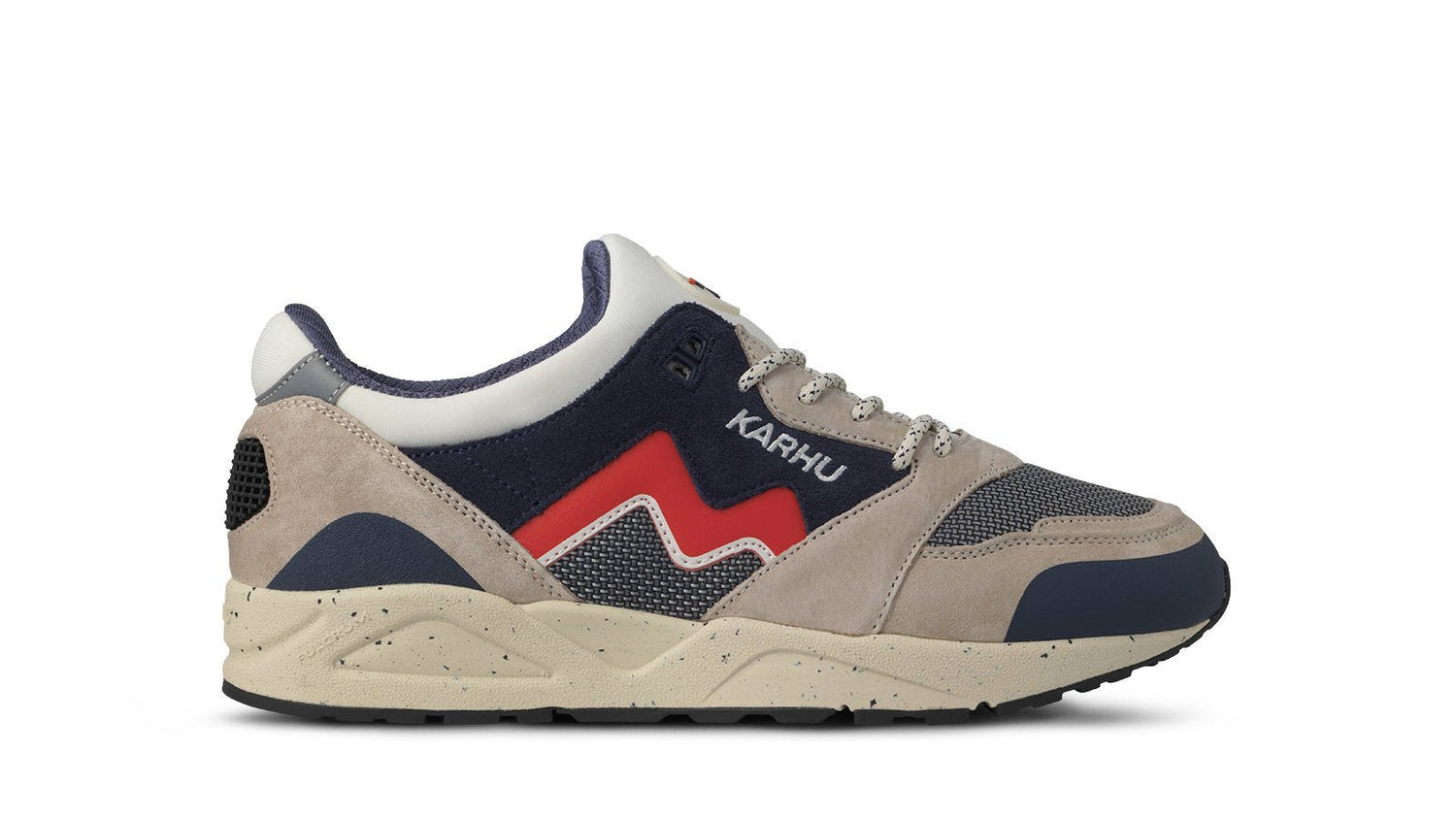 ARIA 95 - SILVER LINING / FIERY RED - Karhu Nederland
