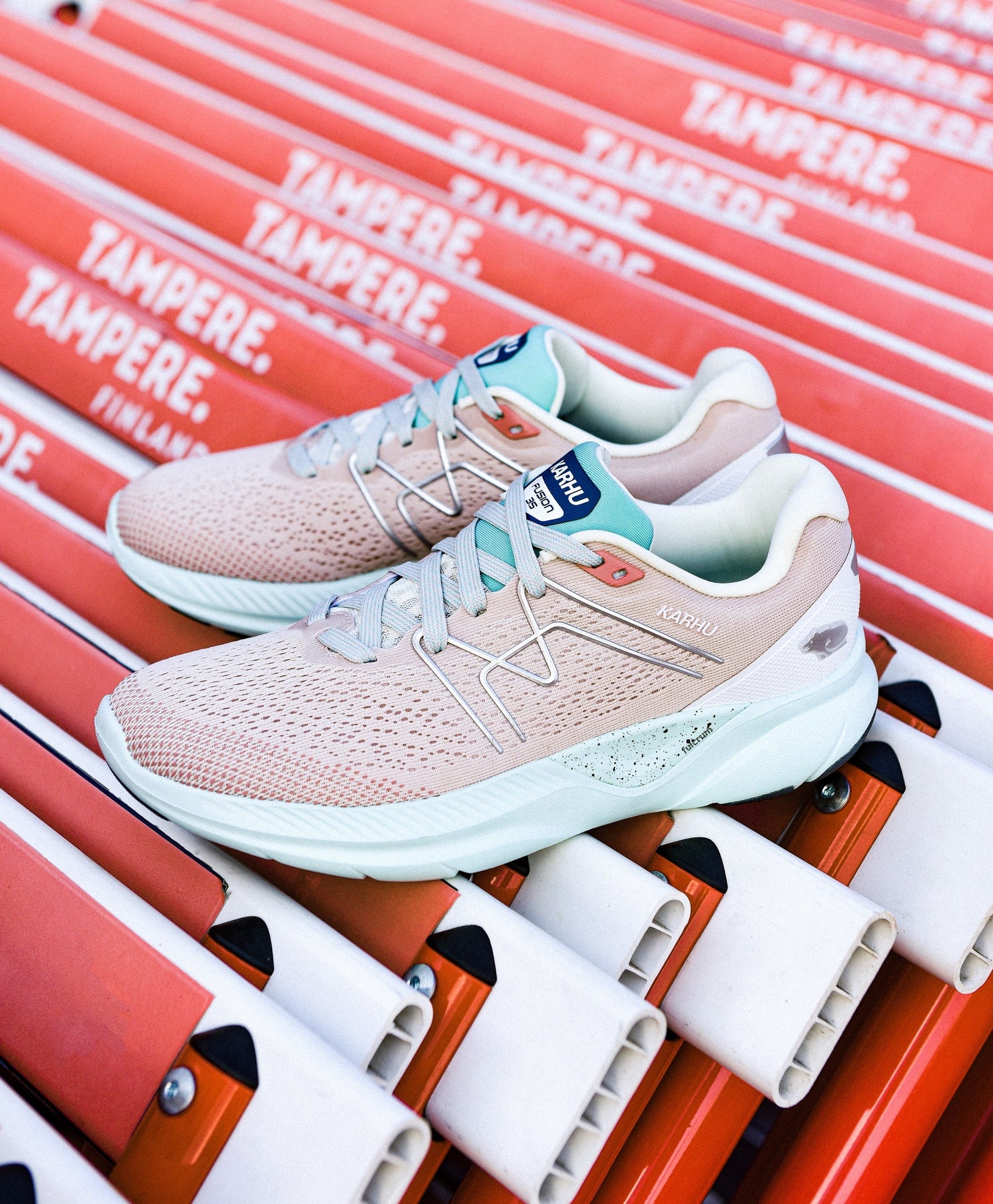 DAMES FUSION 3.5 HIVO - CRYSTAL GREY / ICY MORN - Karhu Nederland