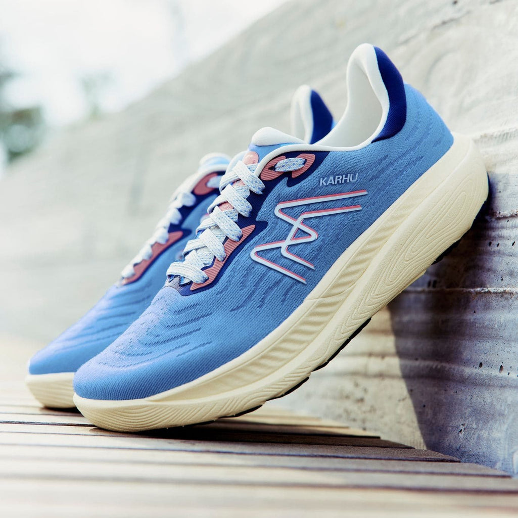 DAMES IKONI 3.0 HIVO - VISTA BLUE / LANTANA - Karhu Nederland