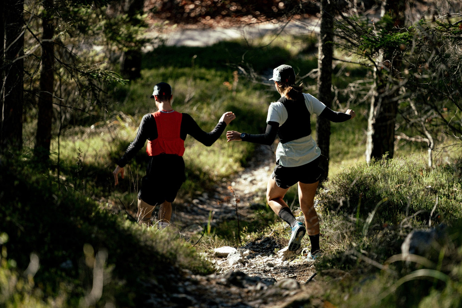 DAMES IKONI TRAIL 1.0 - GLACIER GREY / MIDNIGHT - Karhu Nederland