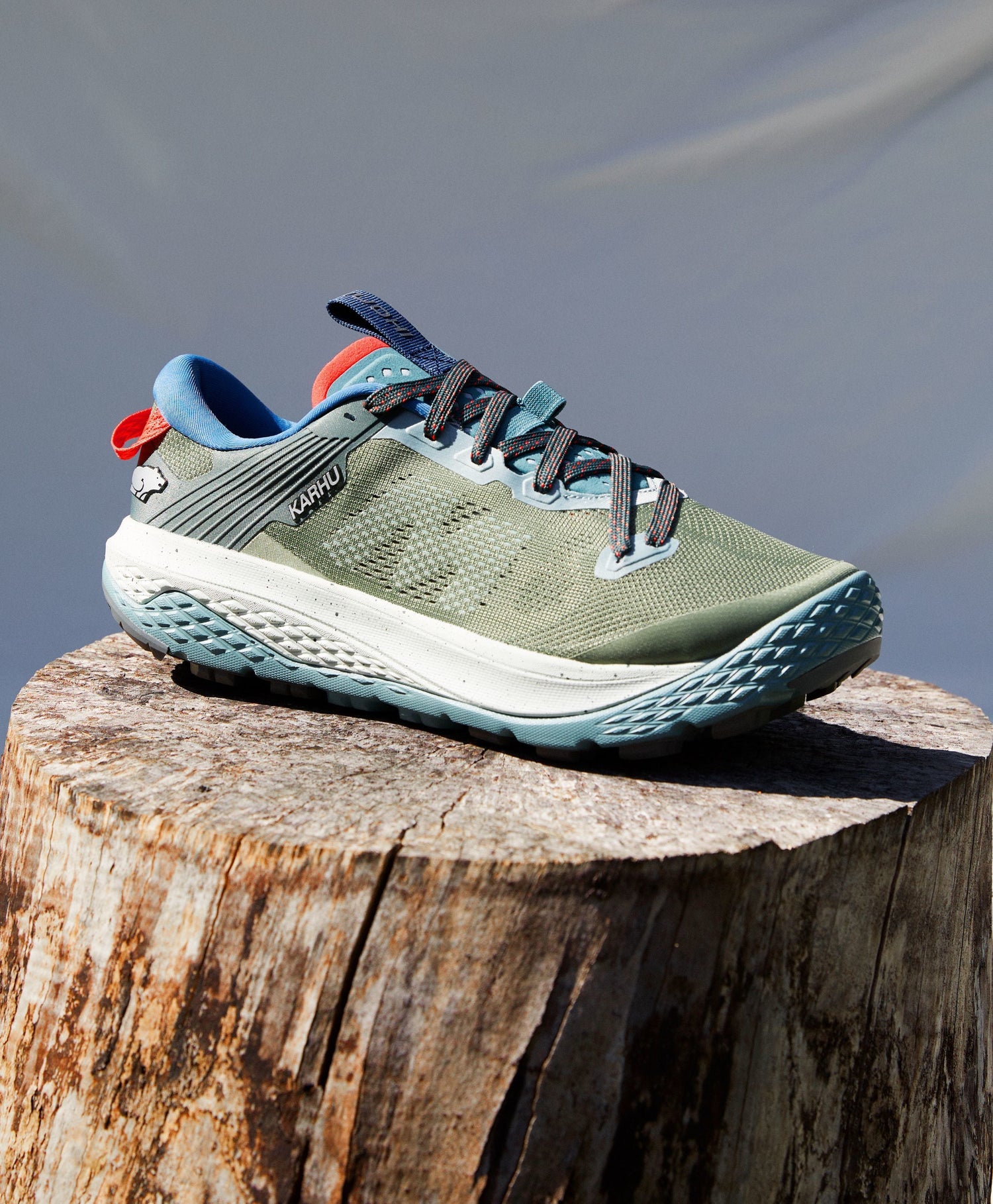 DAMES IKONI TRAIL 1.0 - OIL GREEN / MINERAL BLUE - Karhu Nederland