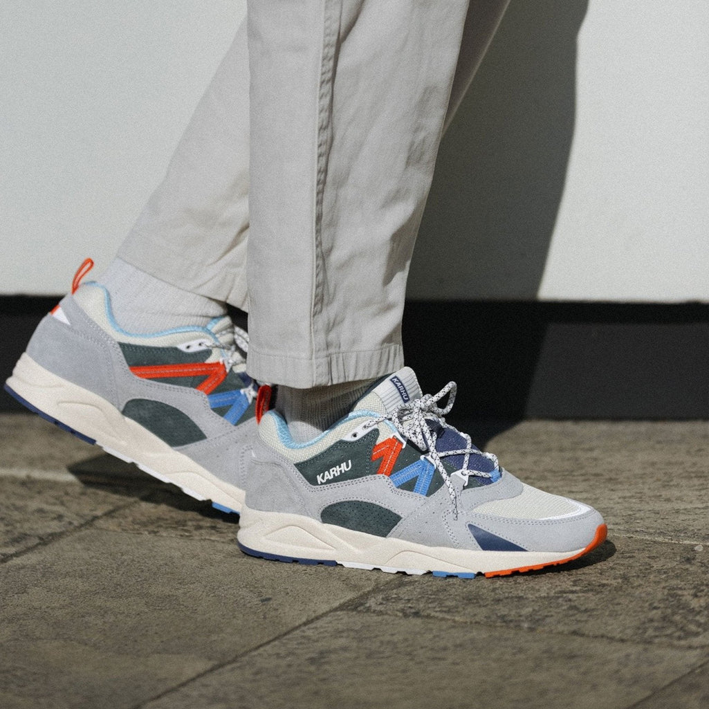 FUSION 2.0 - DAWN BLUE / SCARLET IBIS - Karhu Nederland