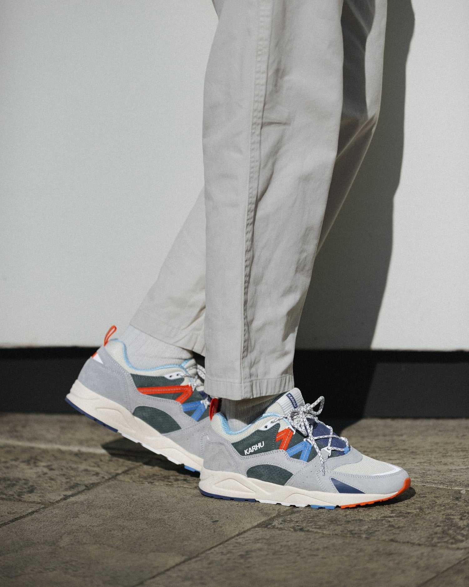 FUSION 2.0 - DAWN BLUE / SCARLET IBIS - Karhu Nederland