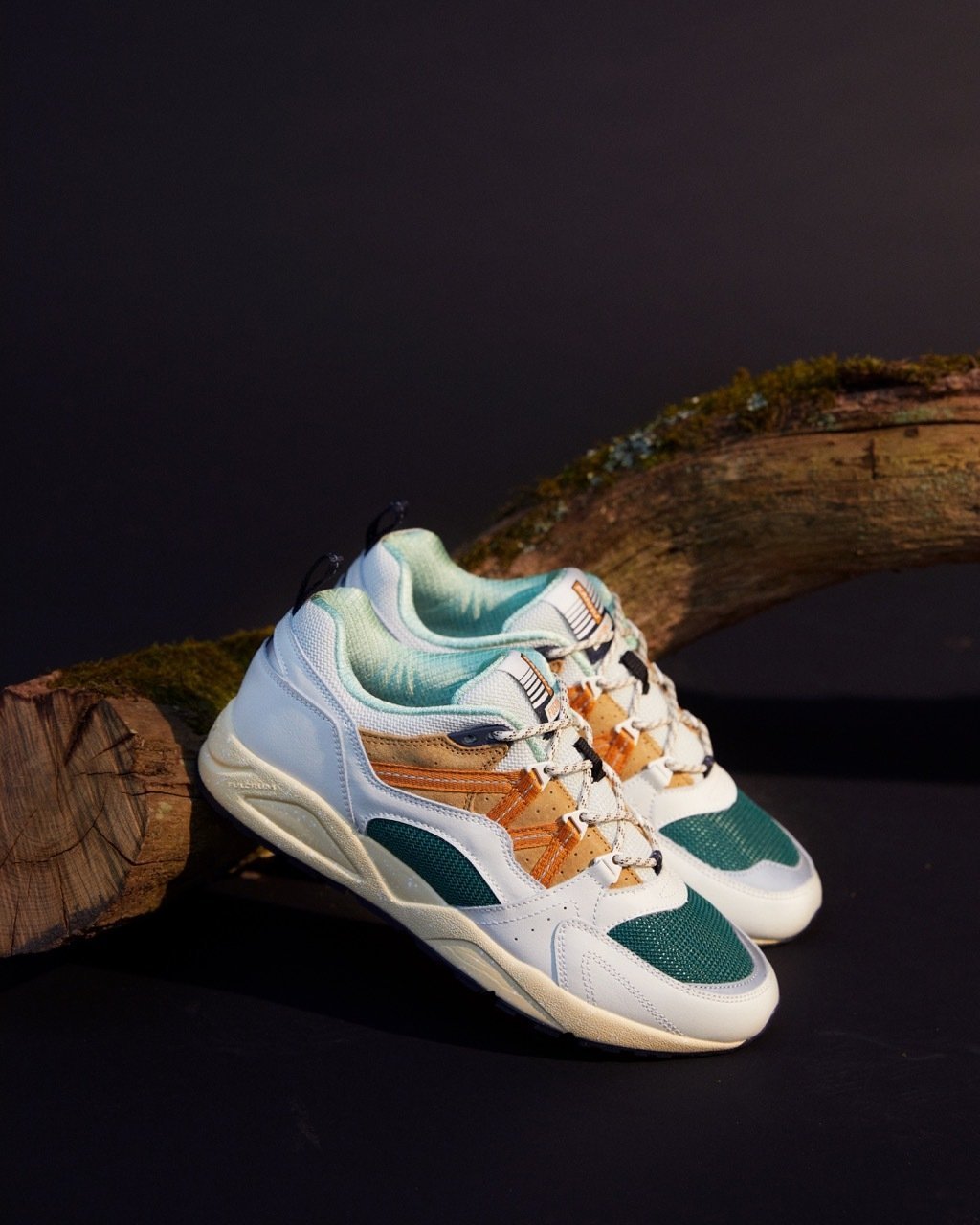 FUSION 2.0 - LILY WHITE / NUGGET - Karhu Nederland