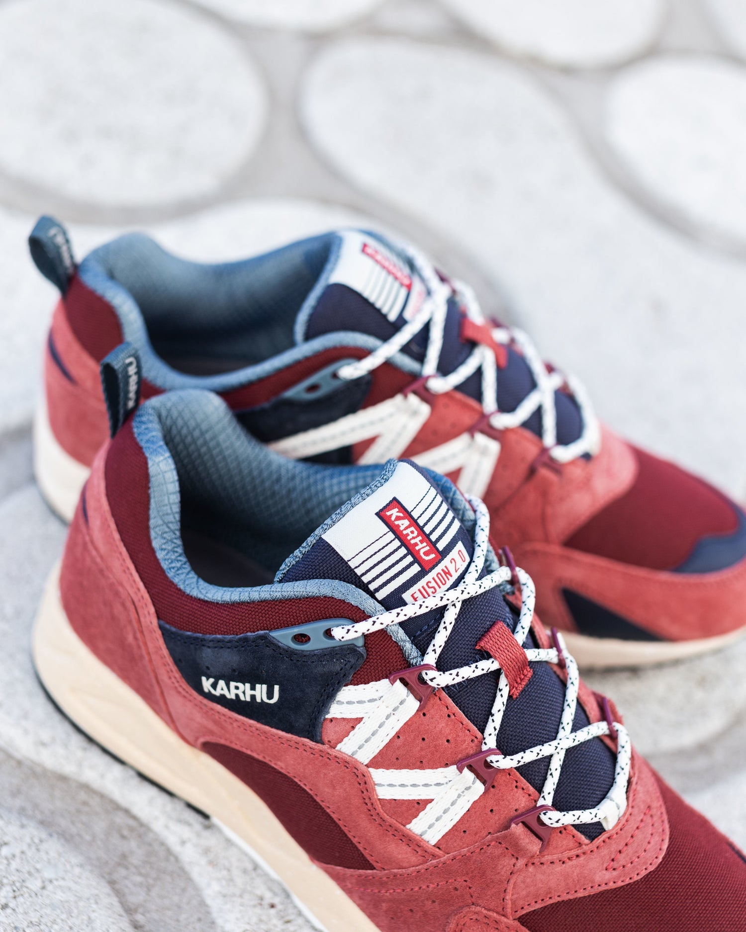 FUSION 2.0 - MINERAL RED / LILY WHITE - Karhu Nederland