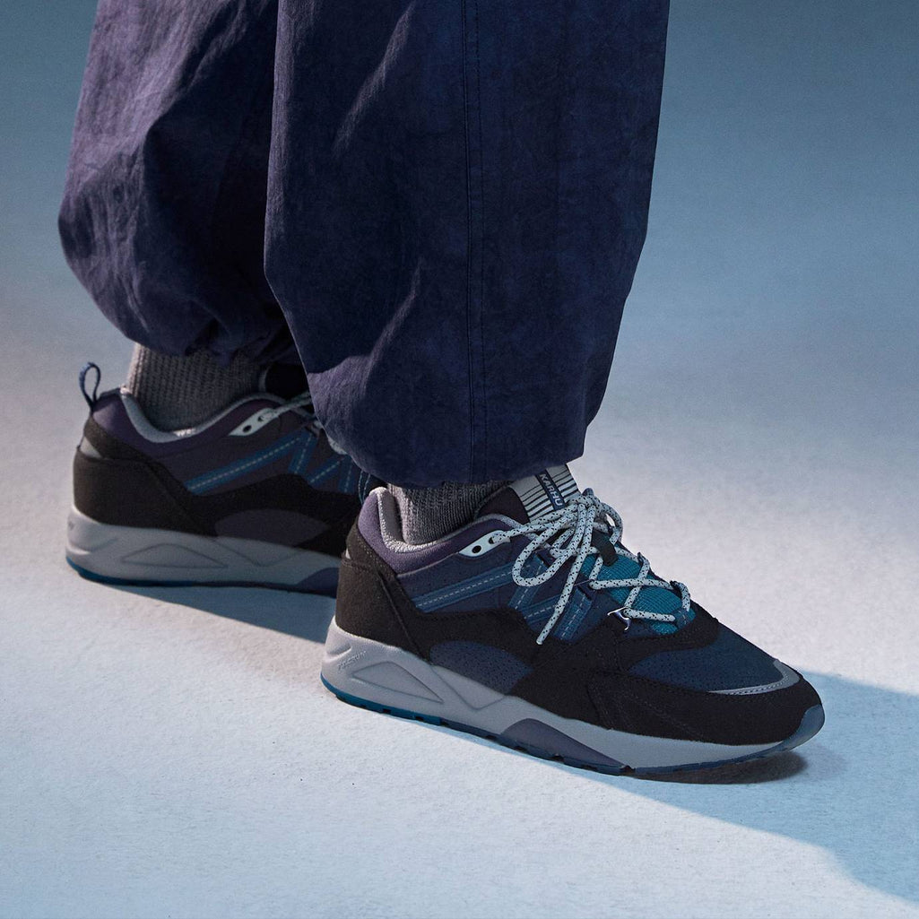 FUSION 2.0 "POLAR NIGHT" PACK - JET BLACK / DEEP LAGOON - Karhu Nederland