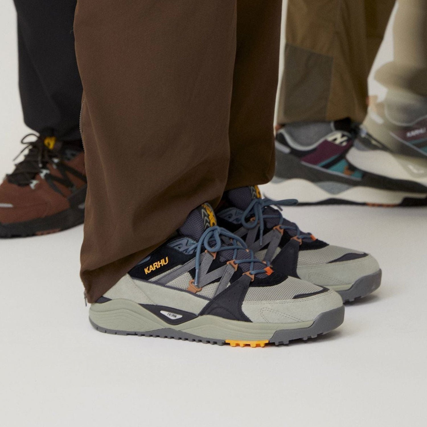 FUSION XC - ABBEY STONE / GUNMETAL - Karhu Nederland