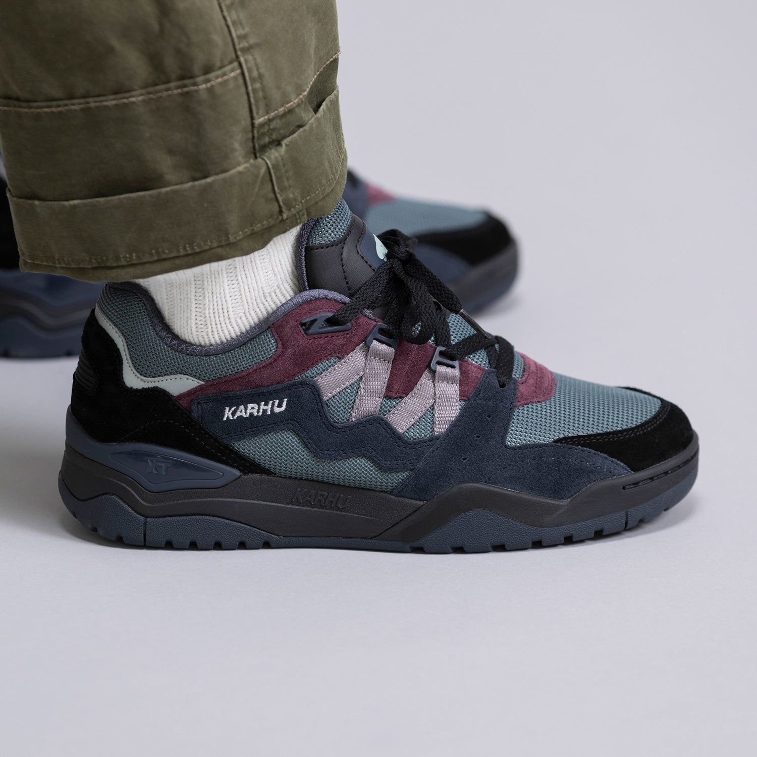 FUSION XT - JET BLACK / GULL - Karhu Nederland