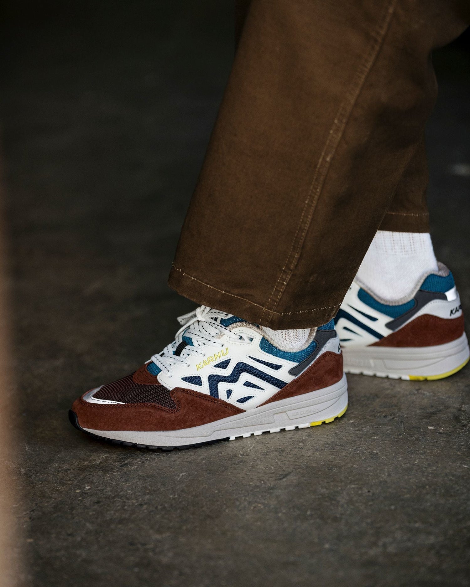 LEGACY 96 - CAPPUCCINO / LILY WHITE - Karhu Nederland