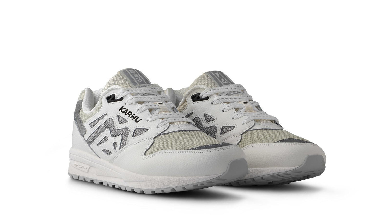 LEGACY 96 - CLOUD DANCER / LIMESTONE - Karhu Nederland