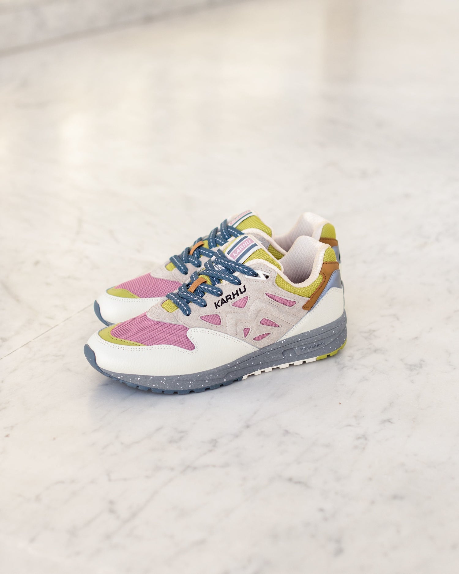 LEGACY 96 - LILY WHITE / LILAS - Karhu Nederland