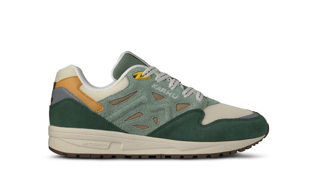 LEGACY 96 "MÖLKKY" PACK - LAUREL WREATH / WARM TAUPE - Karhu Nederland