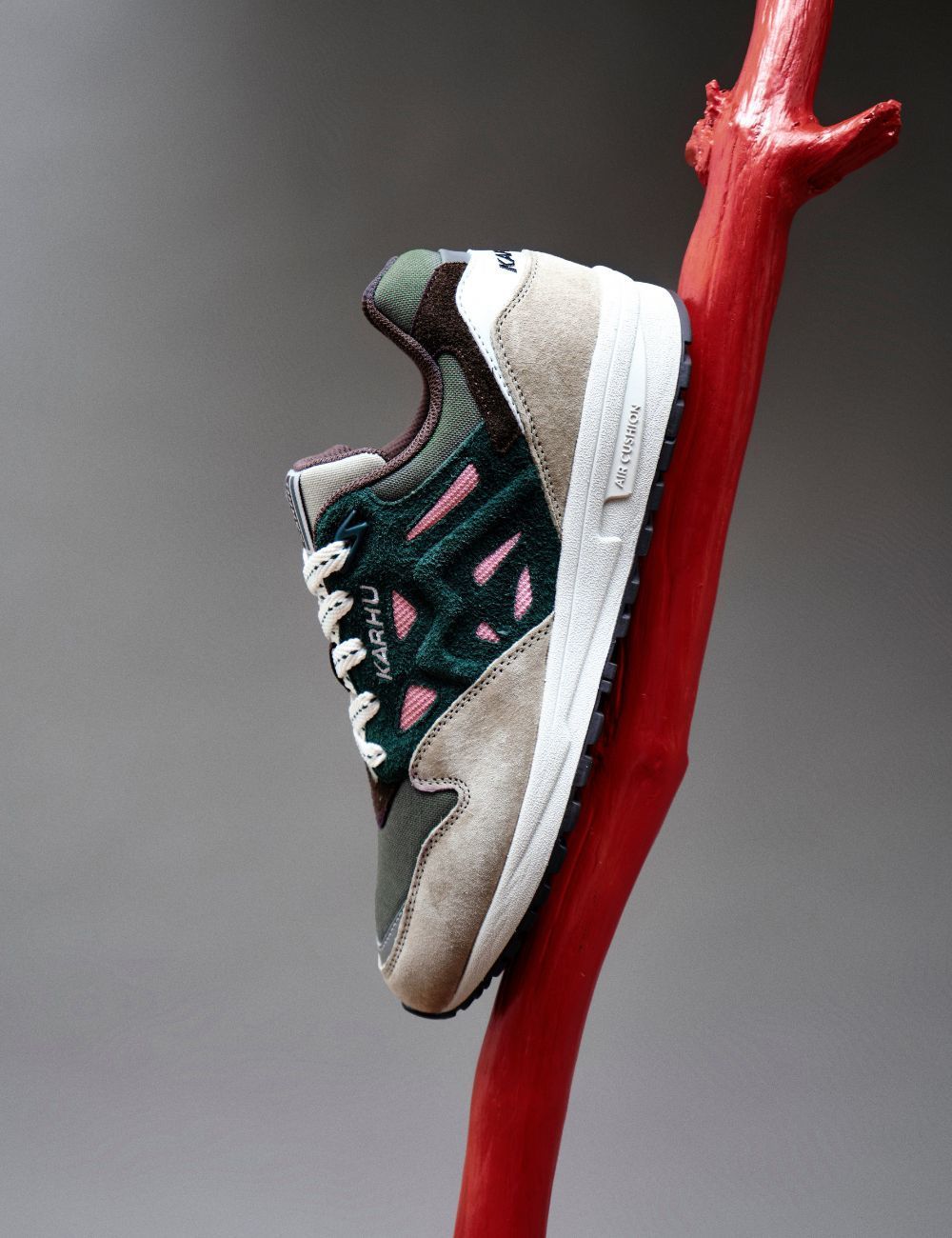 LEGACY 96 MYSTIC FOREST PACK - ABBEY STONE / RAIN FOREST - Karhu Nederland