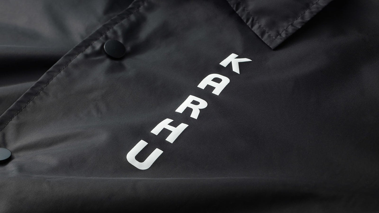 LOGO COACH JACKET - BLACK - Karhu Nederland