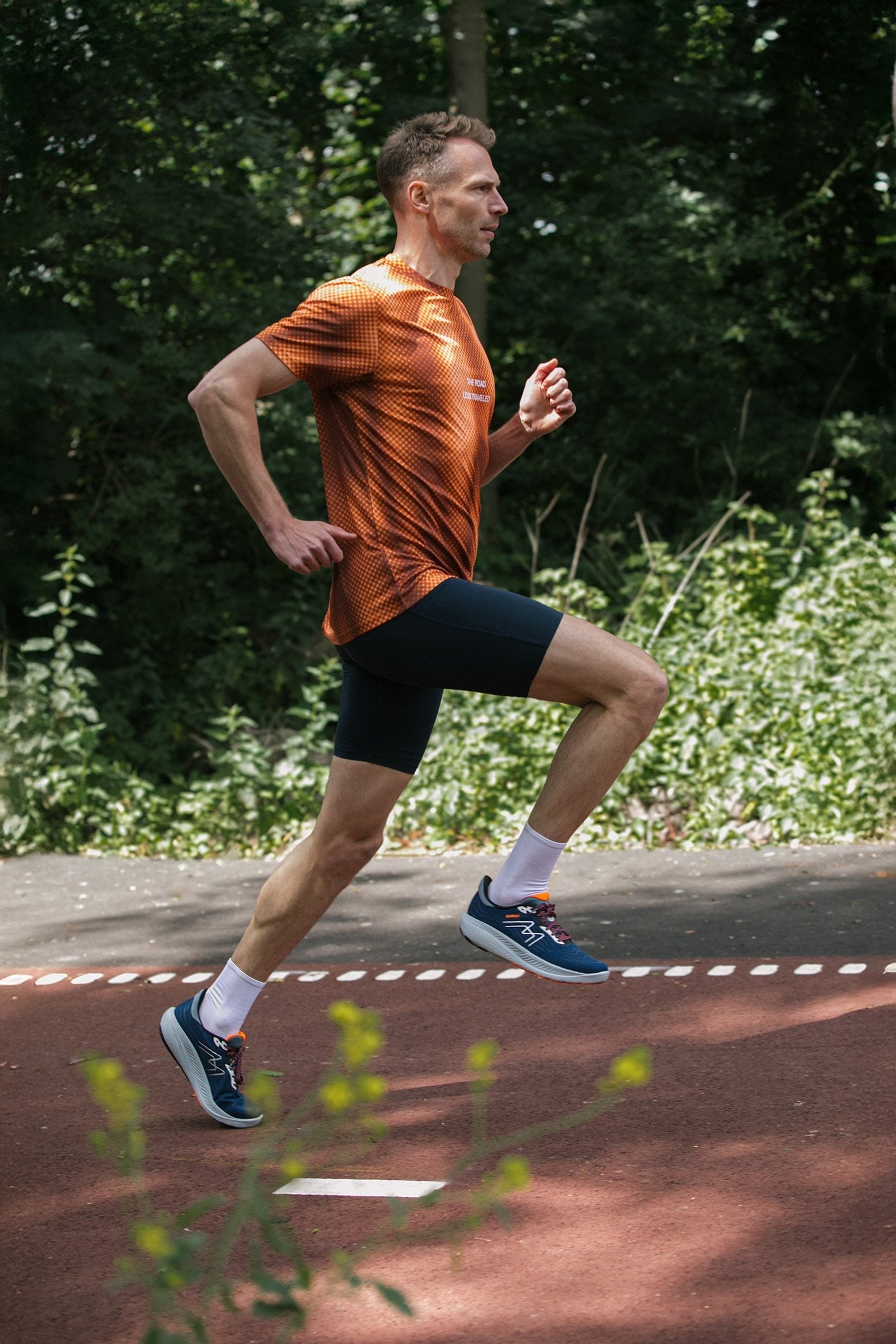 MEN'S IKONI 3.0 - TITAN / SHOCKING ORANGE - Karhu Nederland