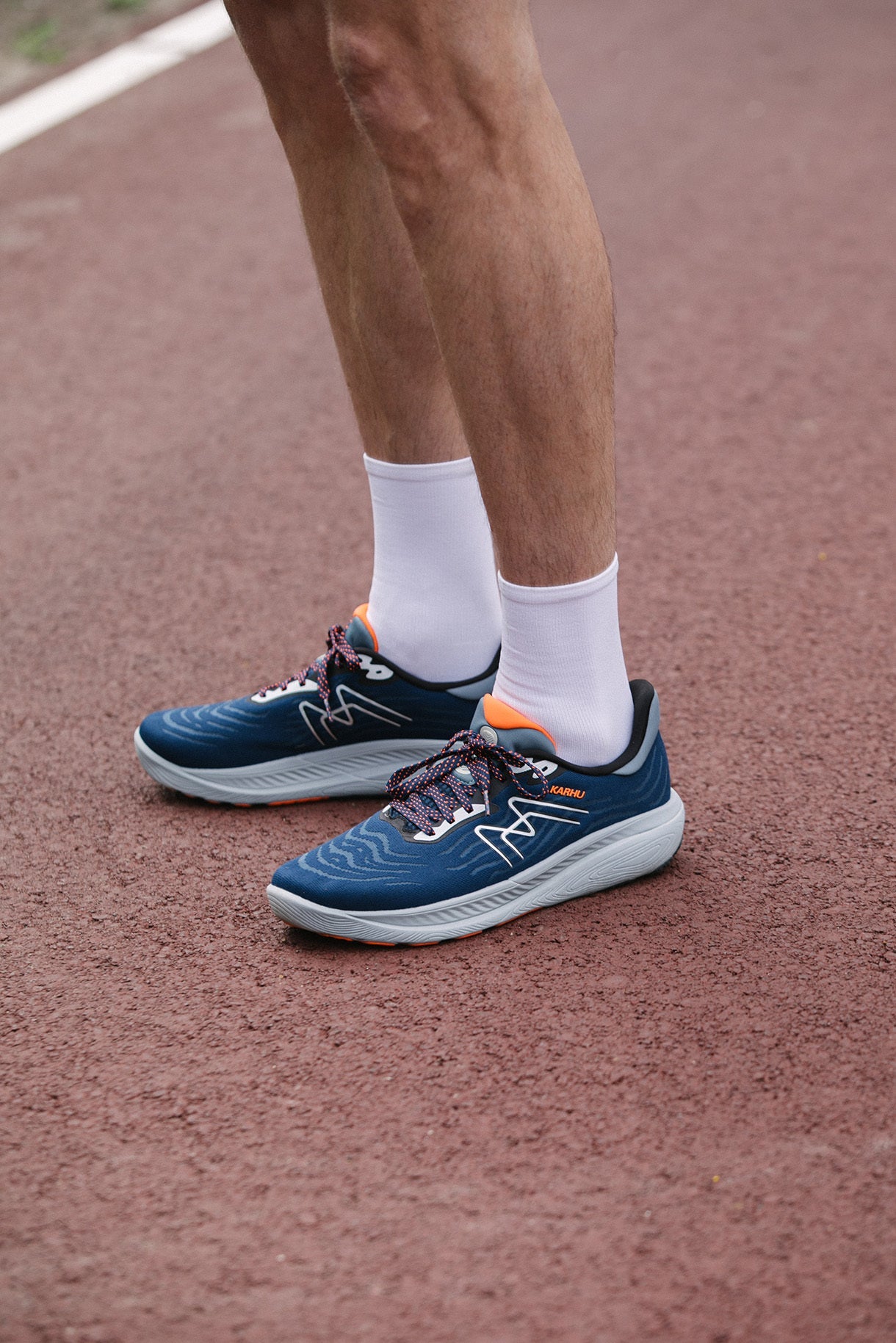 MEN'S IKONI 3.0 - TITAN / SHOCKING ORANGE - Karhu Nederland