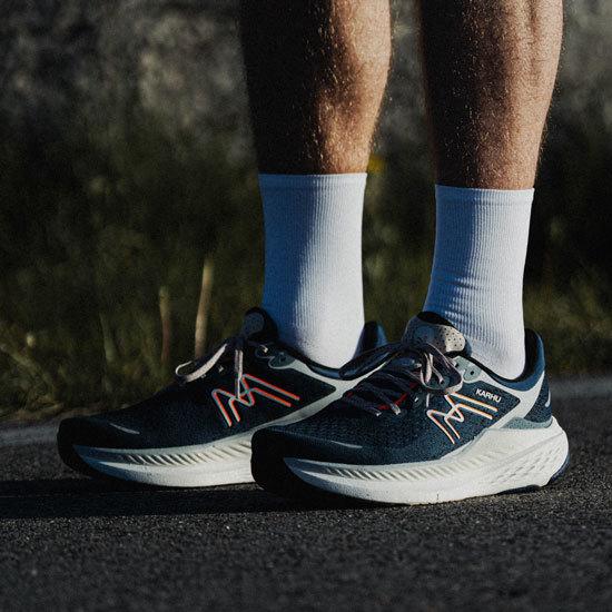 MEN'S MESTARI RUN 1.5 HIVO - TITAN / SHOCKING ORANGE - Karhu Nederland
