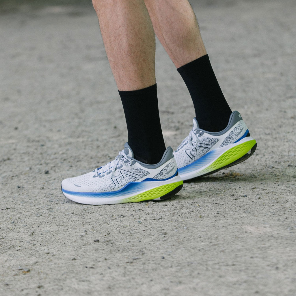 MEN'S MESTARI RUN 1.5 - WHITE / SKYDIVER - Karhu Nederland