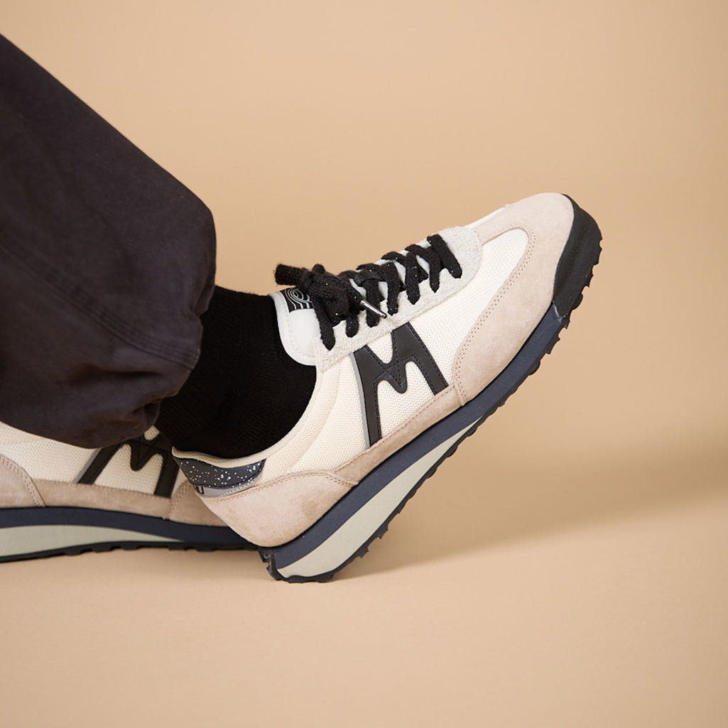 MESTARI CONTROL - SILVER LINING / JET BLACK - Karhu Nederland