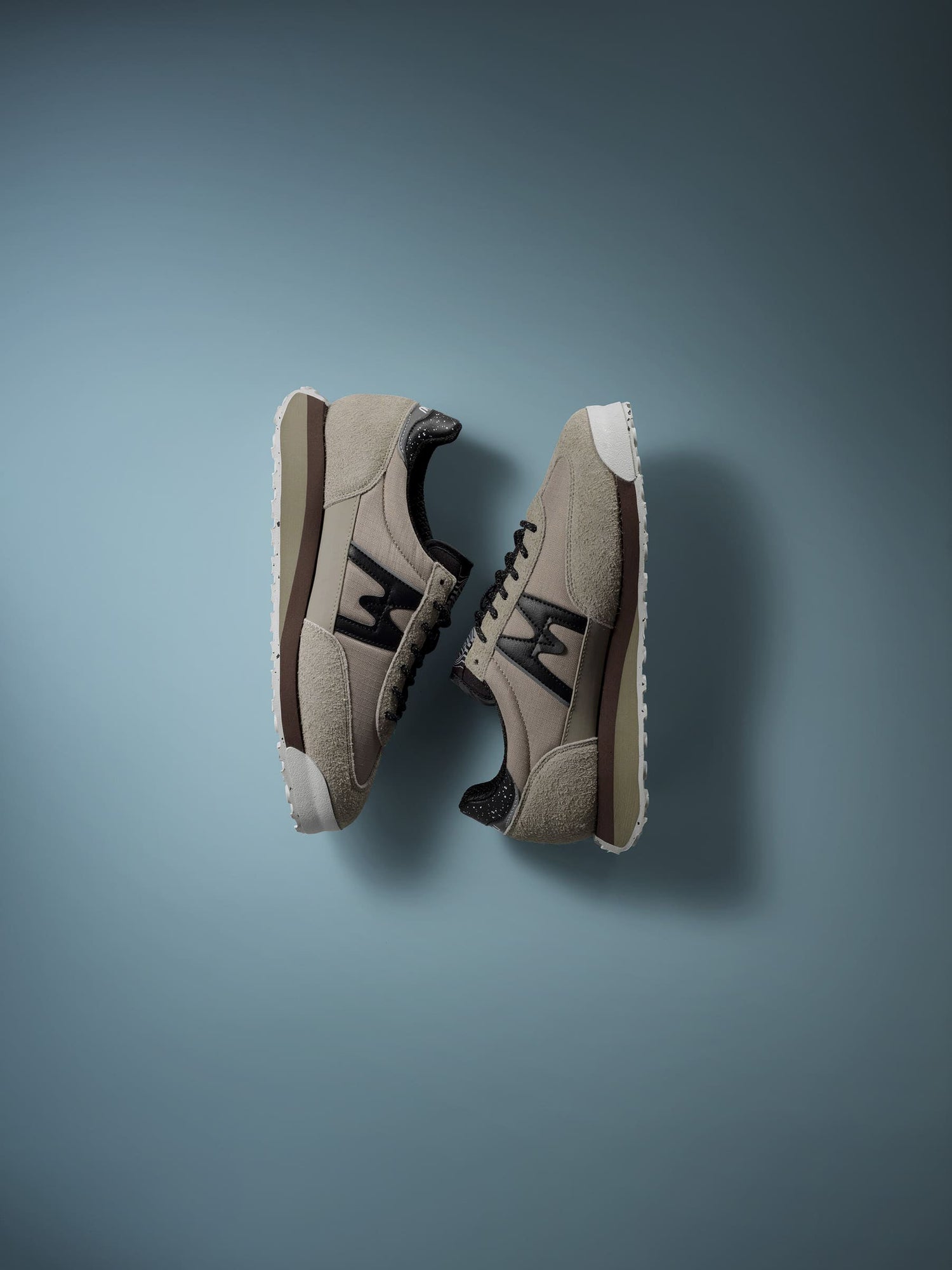 MESTARI CONTROL - VINTAGE KHAKI / CAVIAR - Karhu Nederland