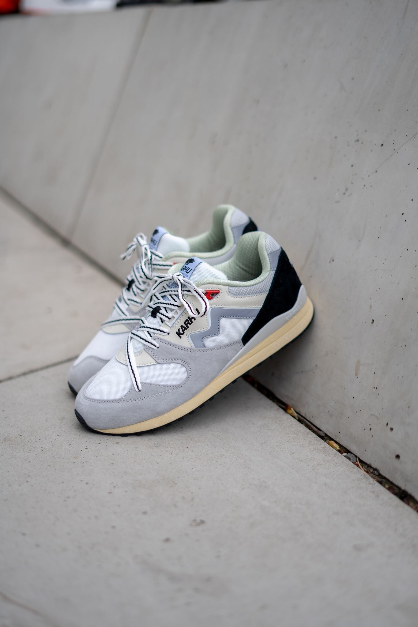 SYNCHRON CLASSIC - DAWN BLUE / LILY WHITE - Karhu Nederland