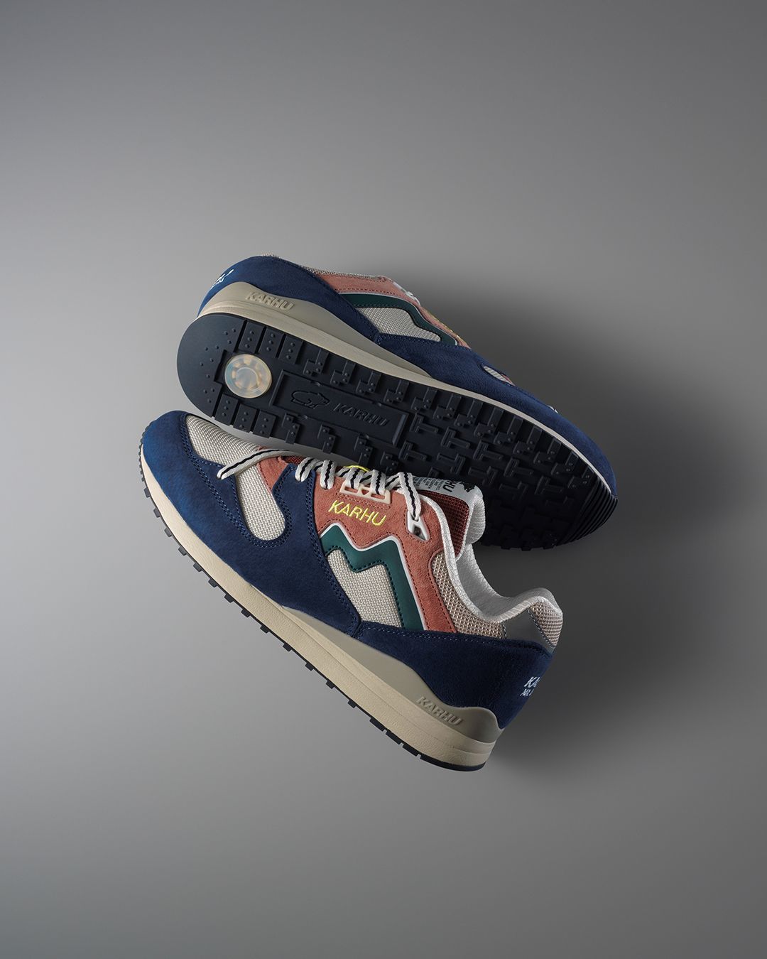 SYNCHRON CLASSIC - HIGH TIDE / JUNE BUG - Karhu Nederland