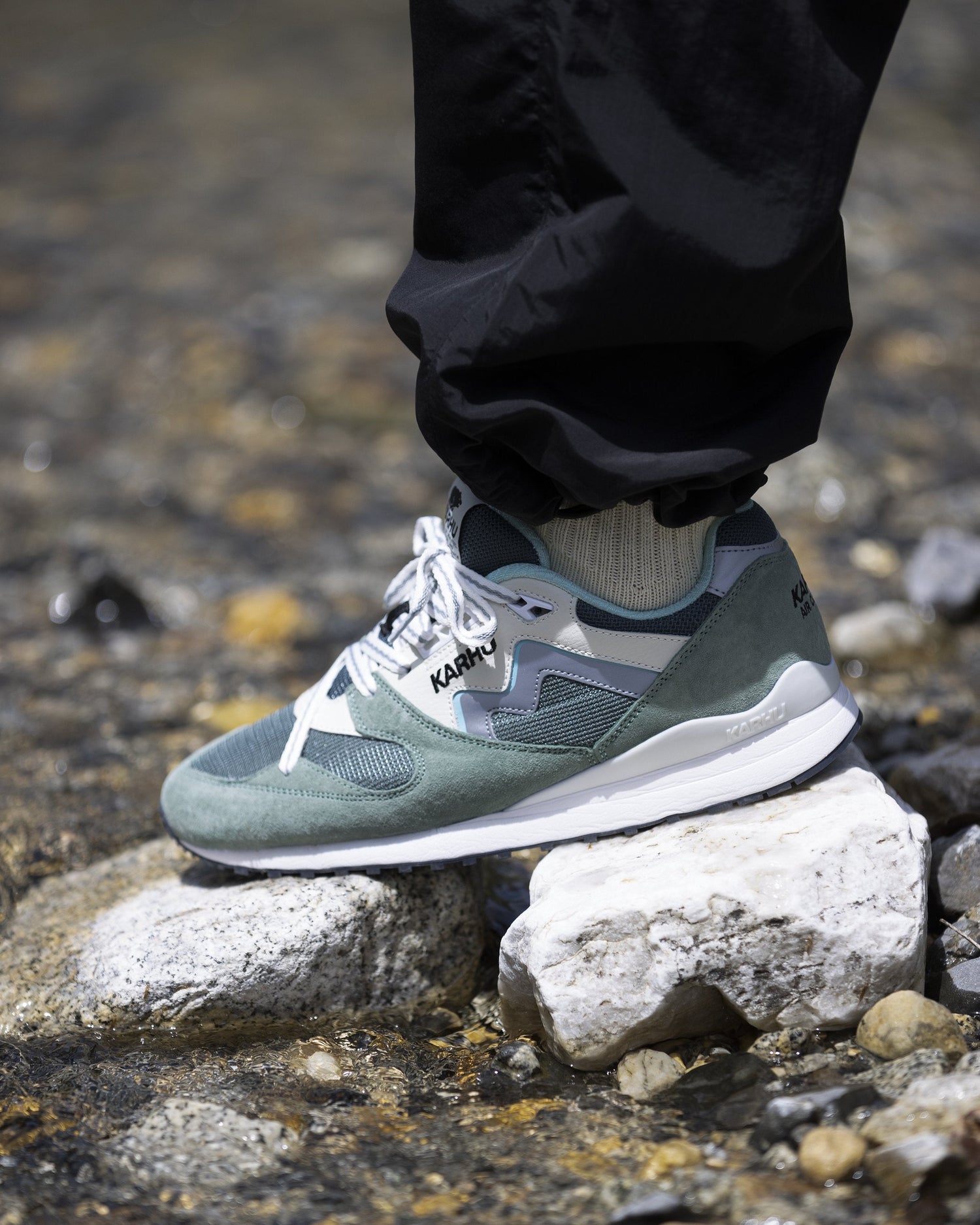 SYNCHRON CLASSIC - ICEBERG GREEN/ LILY WHITE - Karhu Nederland