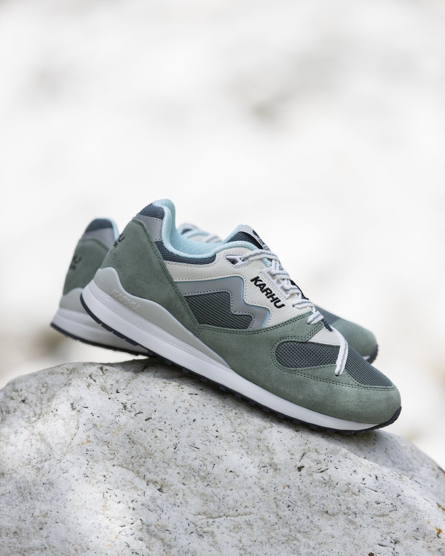 SYNCHRON CLASSIC - ICEBERG GREEN/ LILY WHITE - Karhu Nederland