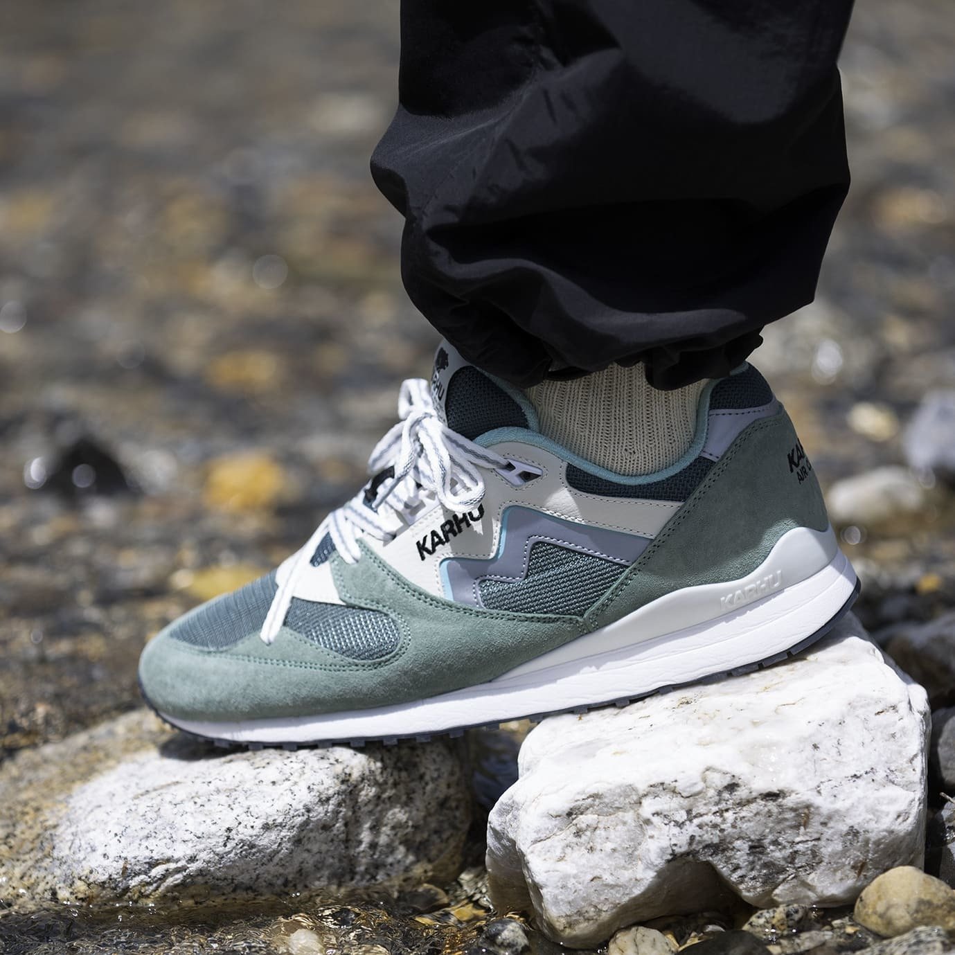 SYNCHRON CLASSIC - ICEBERG GREEN/ LILY WHITE - Karhu Nederland