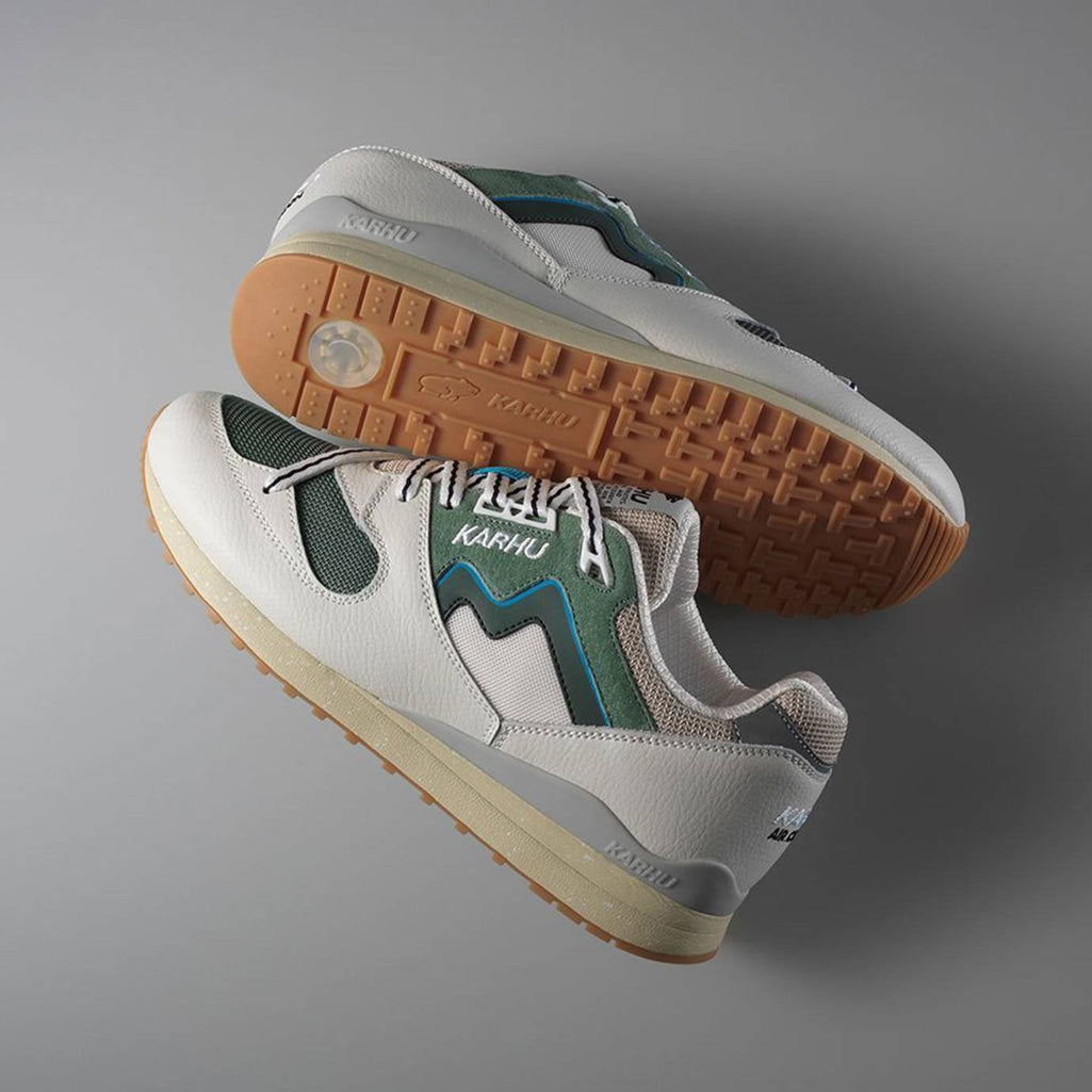 SYNCHRON CLASSIC - LILY WHITE / FOREST GREEN - Karhu Nederland