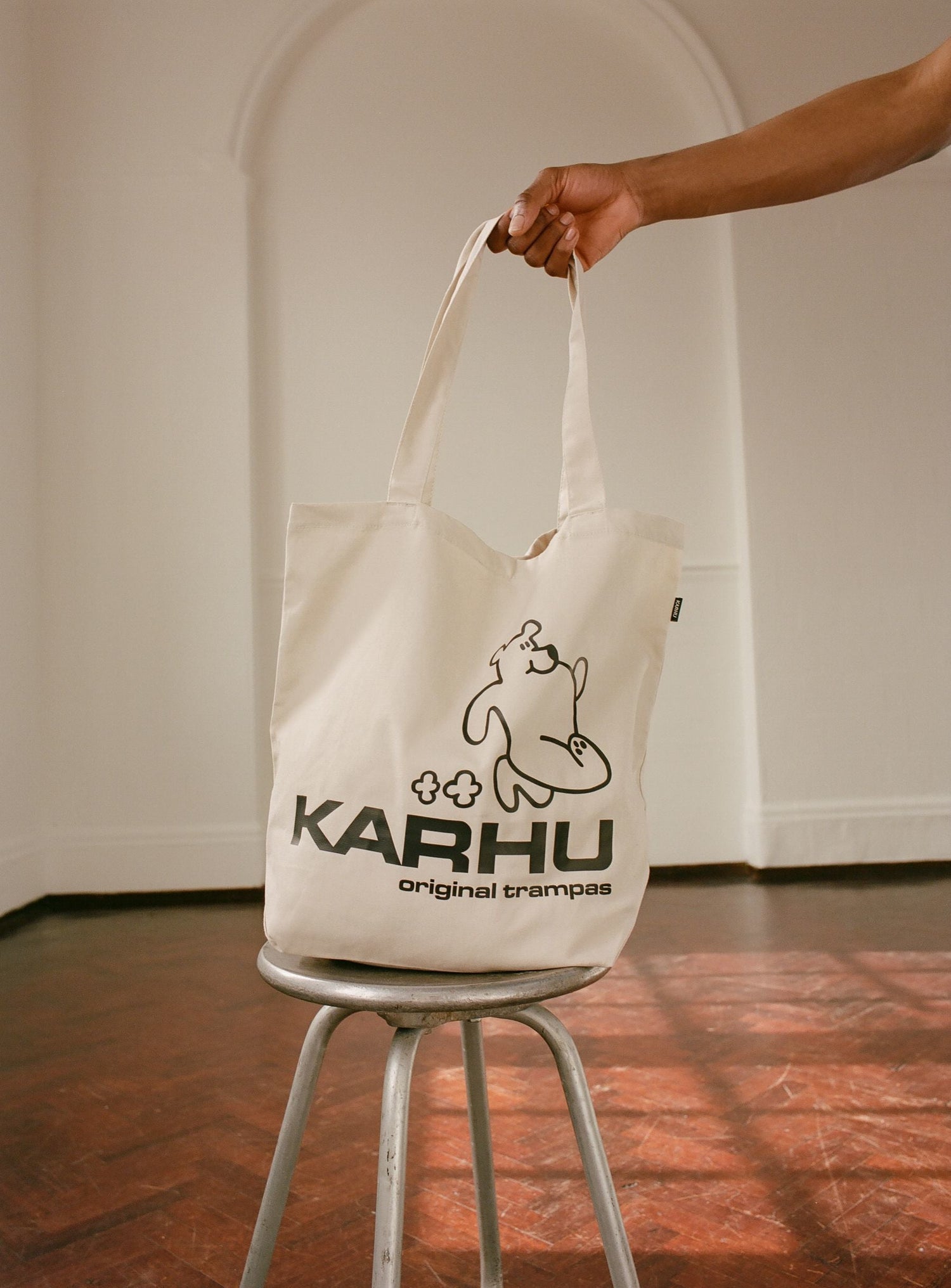 TRAMPAS TOTE BAG - Karhu Nederland