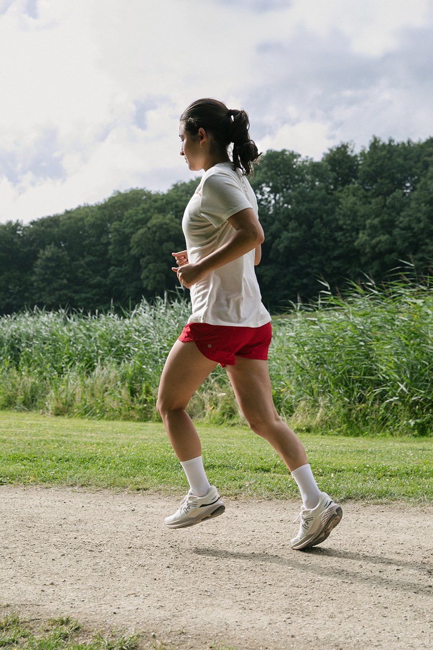 WOMEN'S MESTARI RUN 1.5 - WHITE / PASTEL PARCHMENT - Karhu Nederland