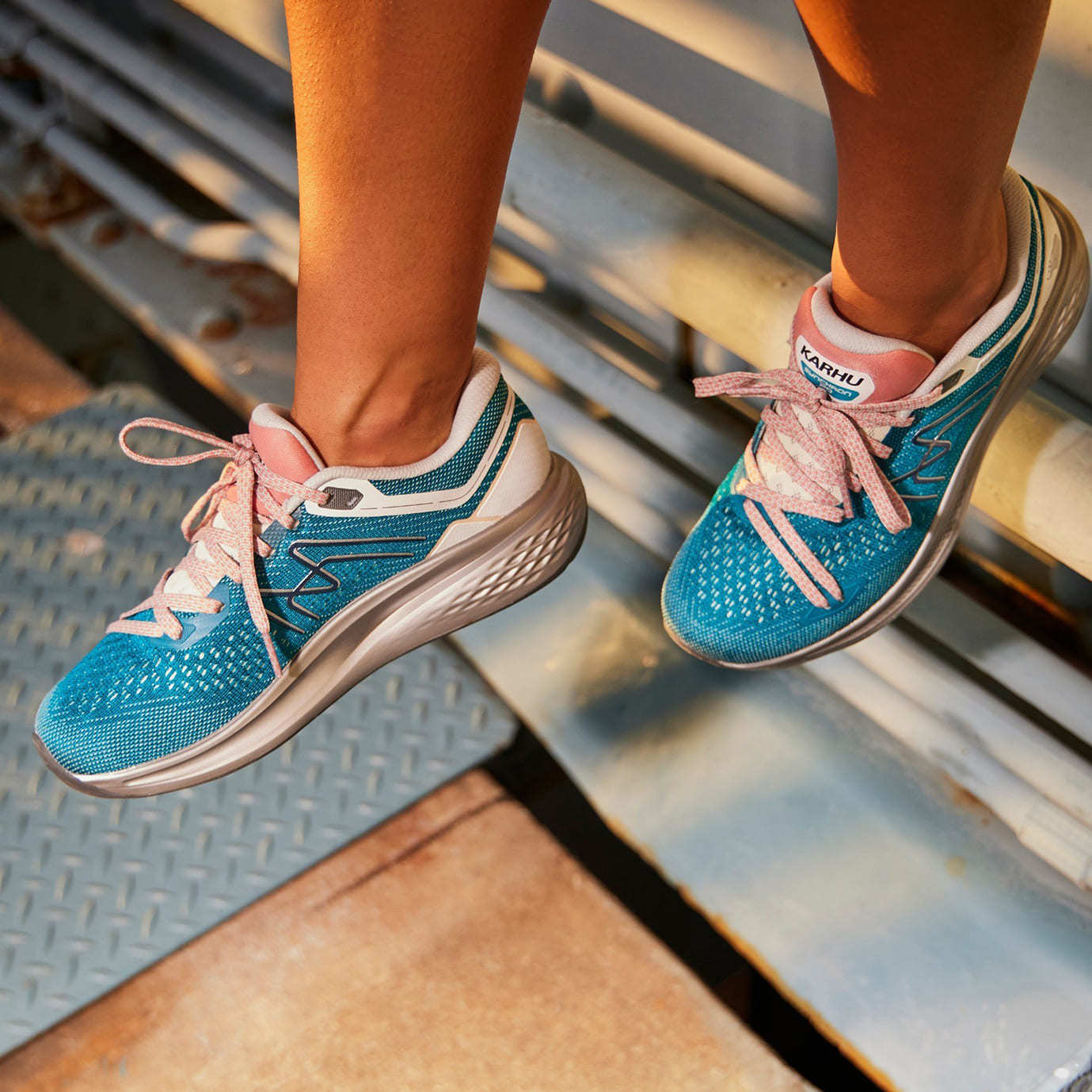 WOMEN'S SYNCHRON 2.0 'BALTIC SEA' - ALGIERS BLUE / ROSE TAN - Karhu Nederland