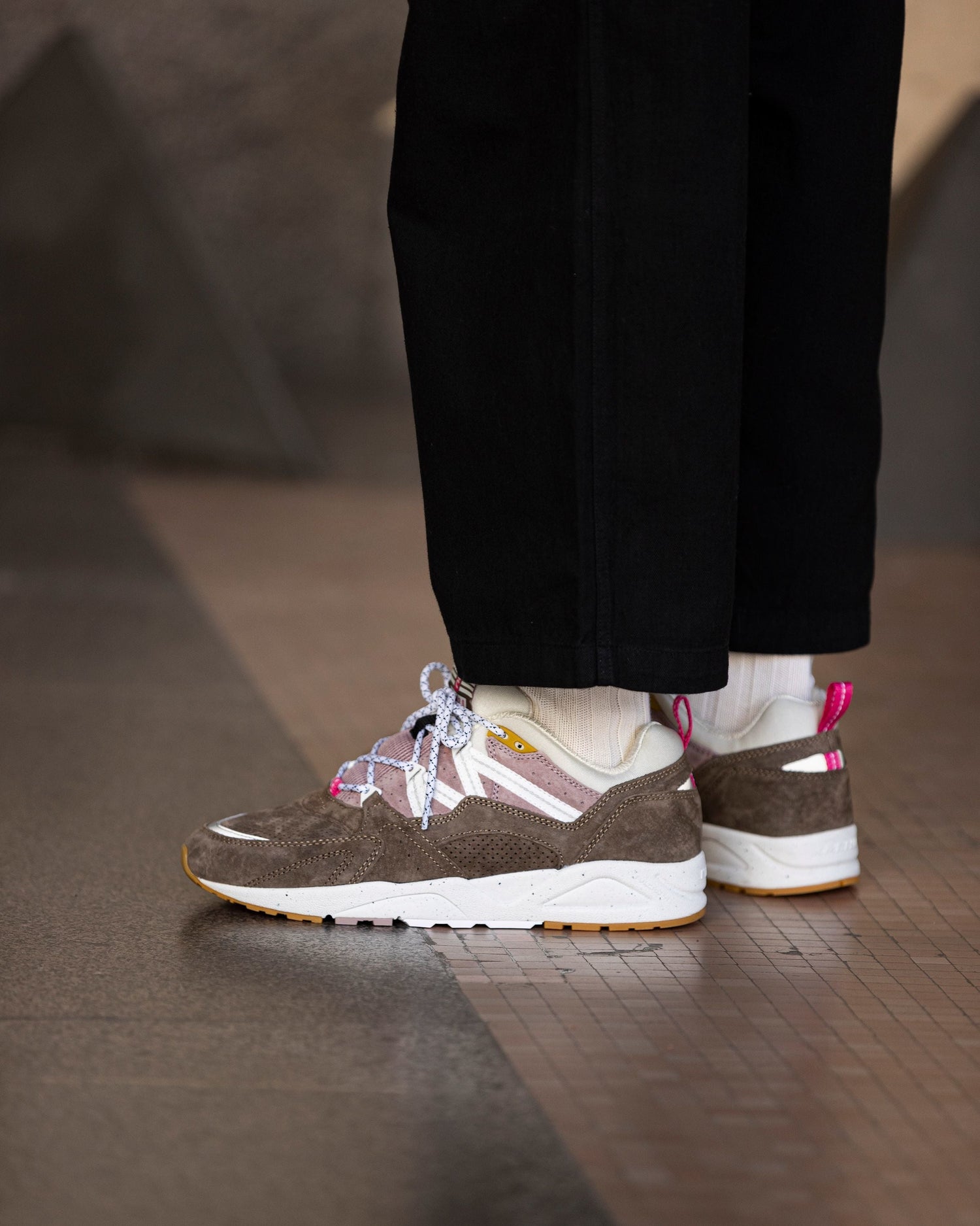 FUSION 2.0 - WALNUT / BRIGHT WHITE - Karhu Nederland