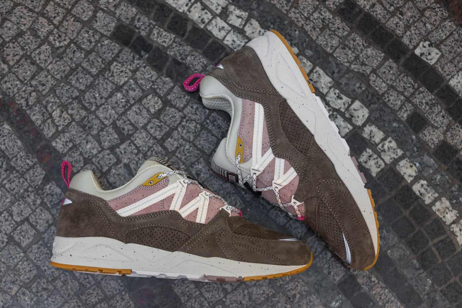 FUSION 2.0 - WALNUT / BRIGHT WHITE - Karhu Nederland