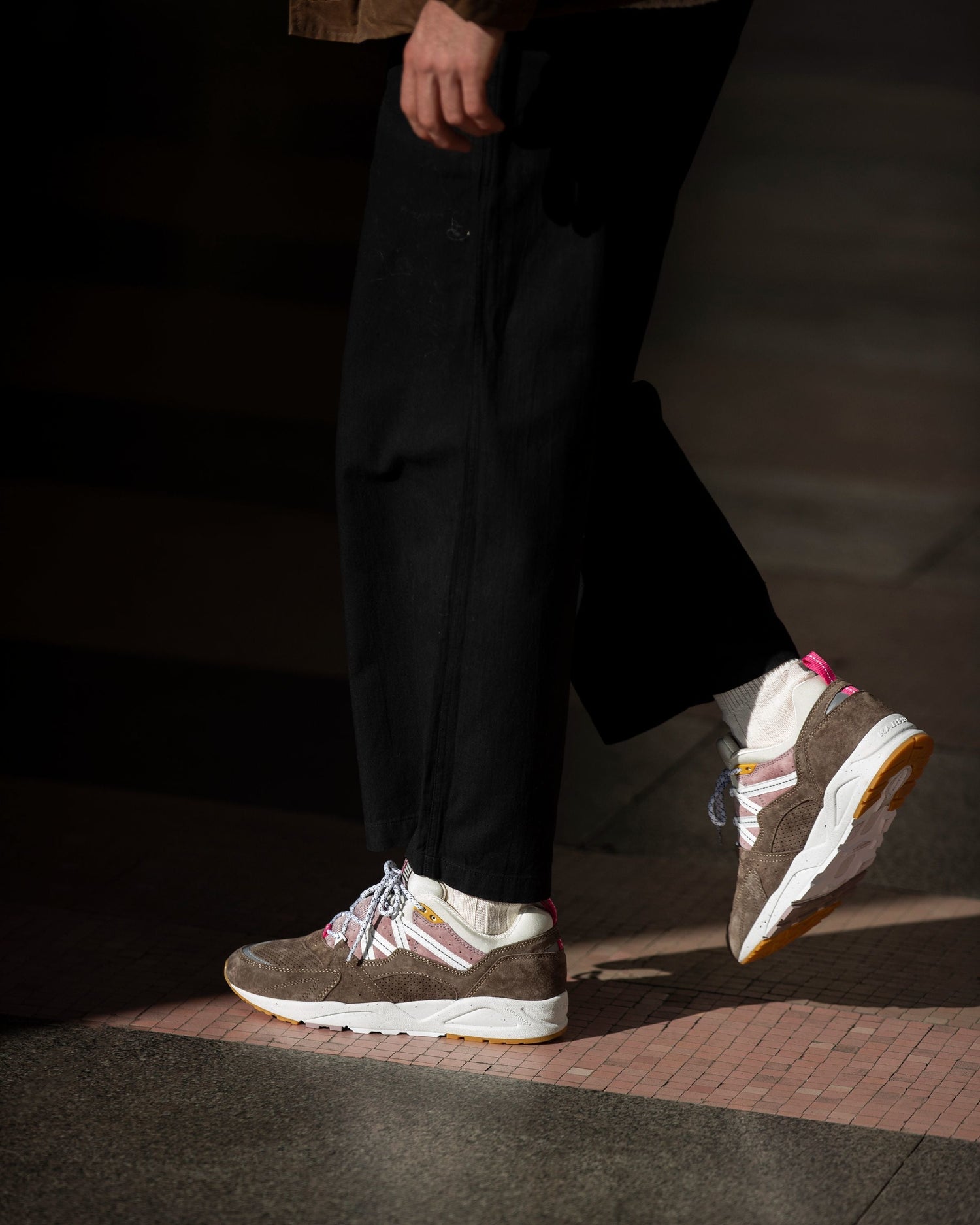 FUSION 2.0 - WALNUT / BRIGHT WHITE - Karhu Nederland