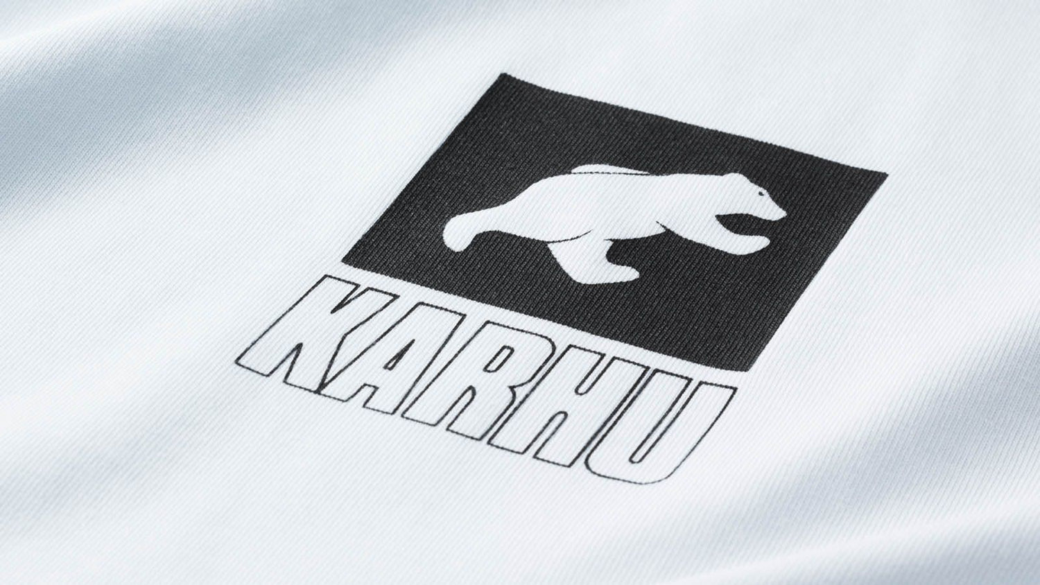 SPORT BEAR LOGO T–SHIRT - WHITE / JET BLACK - Karhu Nederland